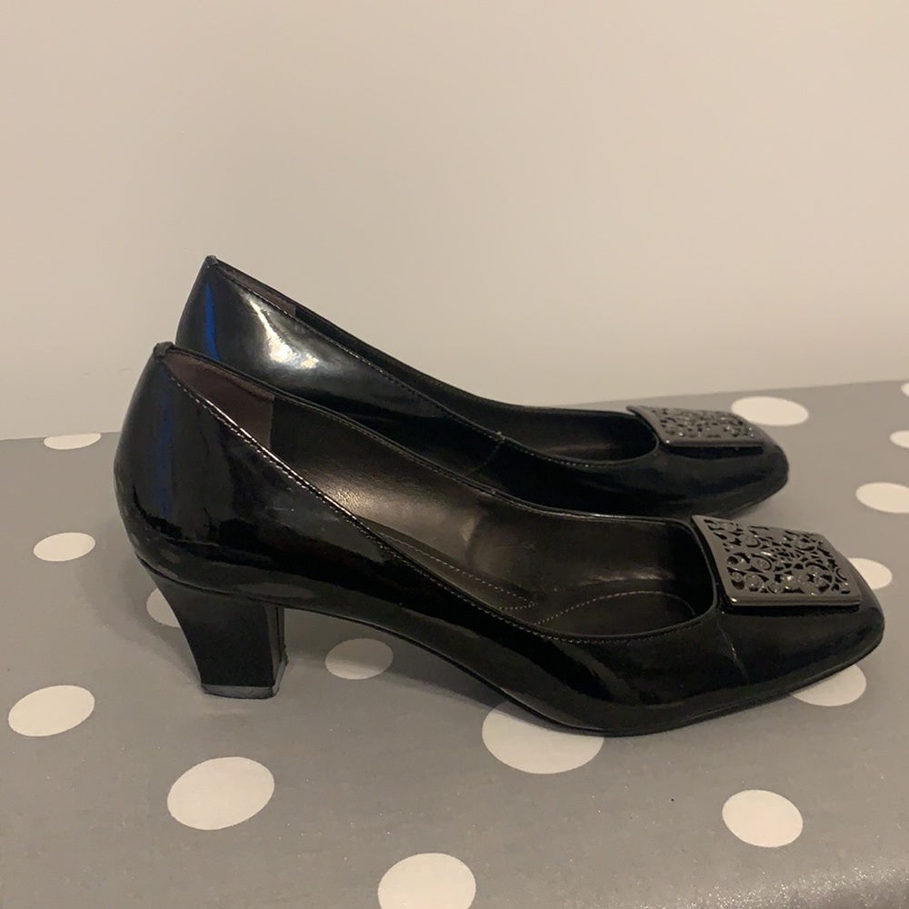 Tahari Black Mary-Jane square toe heels black 7 - Picture 3 of 9